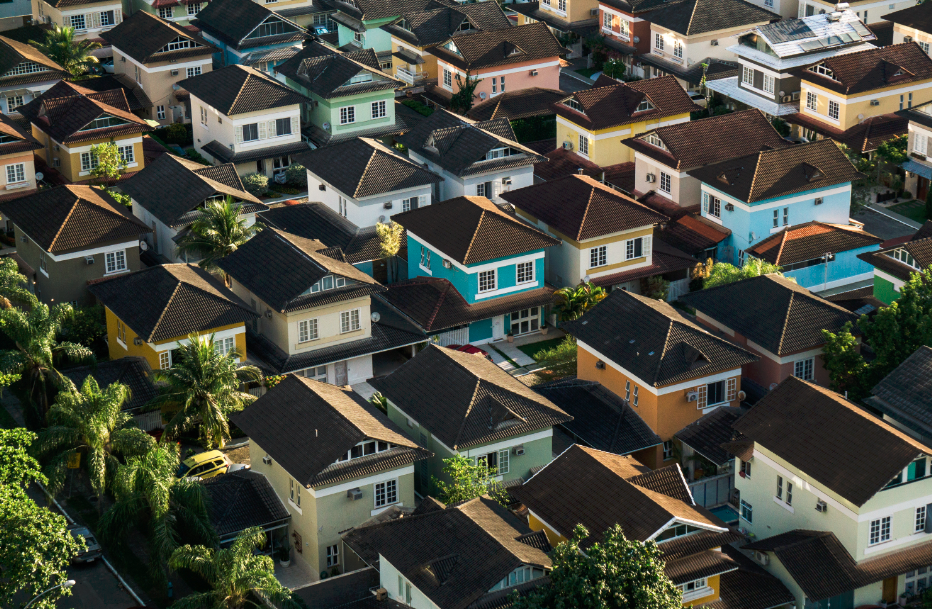 Quartier maisons colorées vues de haut